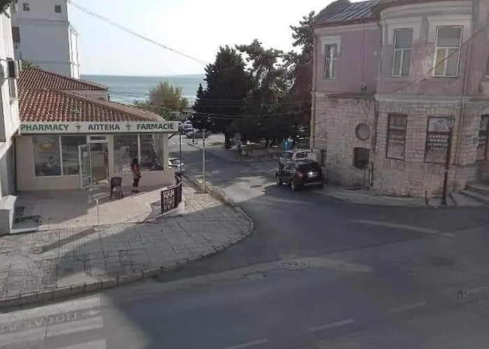 за гости моника Apartment Balchik